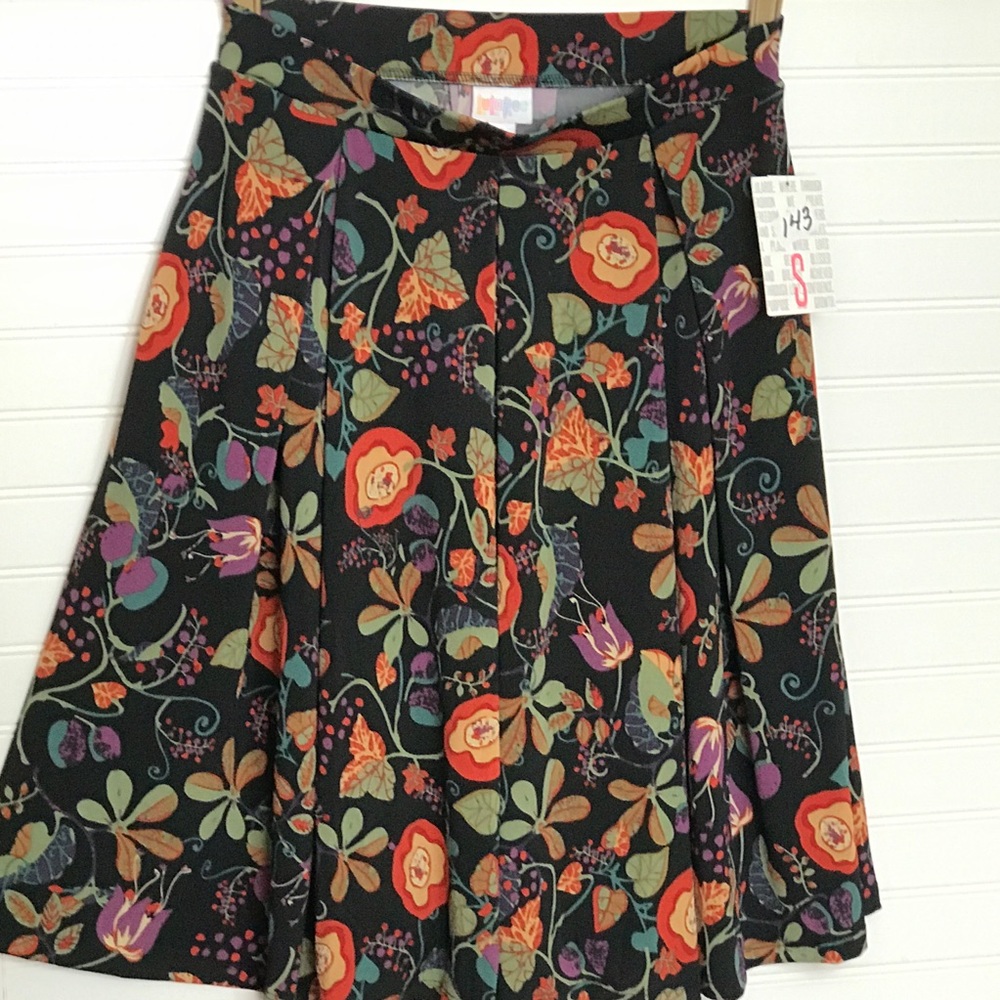S Lularoe Madison w pockets Nwt